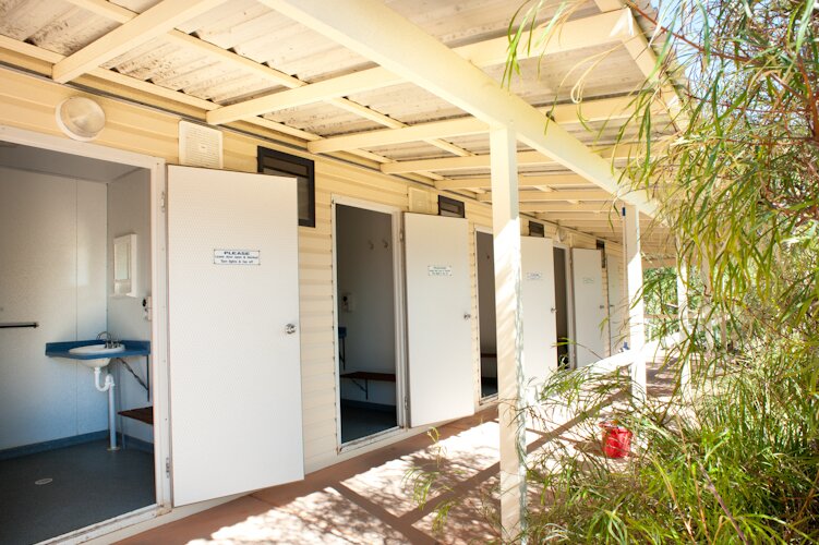 murchison-river-caravan-park-abolution-block-exterior-front